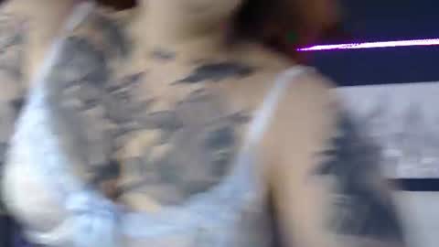 Snapshot of jessie_williams_01 chatting on June 26, 5:39 pm Your Sweet Angel online show from June 26, 5:39 pm