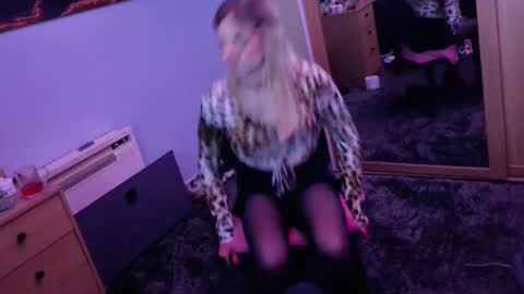 Jessiessicaxx online show from December 15, 1:00 pm