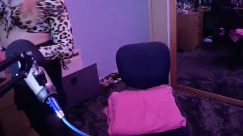 Jessiessicaxx online show from December 15, 4:04 pm