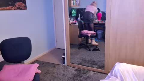 Jessiessicaxx online show from January 18, 11:54 am