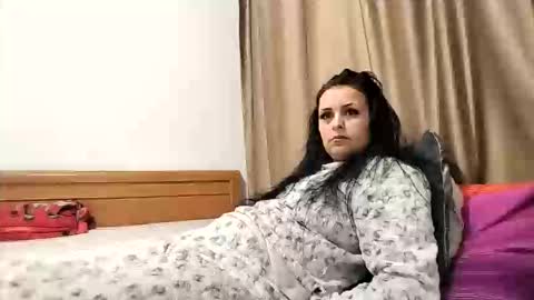 Snapshot of jessiestar3 chatting on February 18, 12:39 am jessiestar3 online show from February 18, 12:39 am