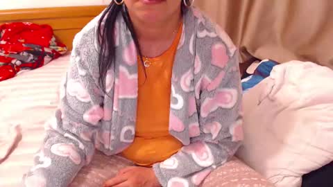 Snapshot of jessiestar3 chatting on April 18, 3:54 am jessiestar3 online show from April 18, 3:54 am