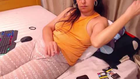 Snapshot of jessiestar3 chatting on April 18, 10:10 pm jessiestar3 online show from April 18, 10:10 pm
