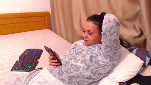 Snapshot of jessiestar3 chatting on April 20, 10:33 pm jessiestar3 online show from April 20, 10:33 pm