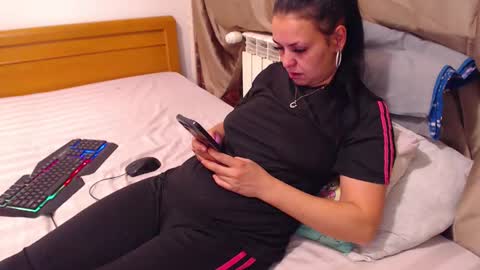 Snapshot of jessiestar3 chatting on May 24, 11:54 pm jessiestar3 online show from May 24, 11:54 pm