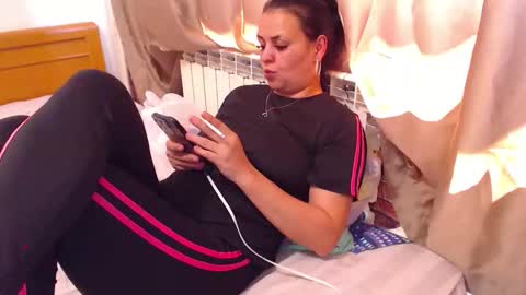 Snapshot of jessiestar3 chatting on May 26, 10:44 am jessiestar3 online show from May 26, 10:44 am