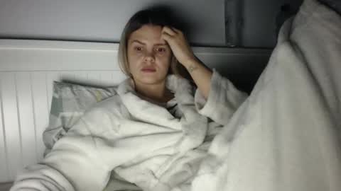 jessieryan online show from November 19, 4:45 am