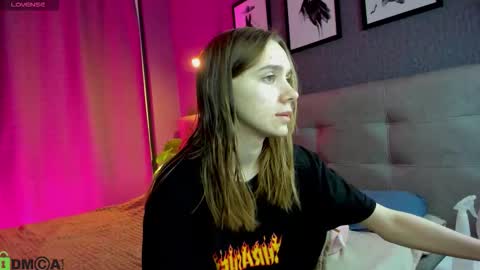 Snapshot of jessiexxiv chatting on March 20, 9:14 am Jessie online show from March 20, 9:14 am