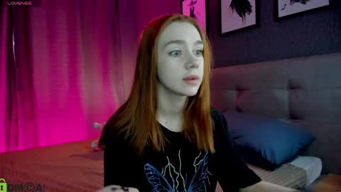 Snapshot of jessiexxiv chatting on April 21, 9:15 am Jessie online show from April 21, 9:15 am