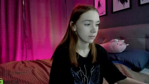 Snapshot of jessiexxiv chatting on April 22, 9:33 am Jessie online show from April 22, 9:33 am