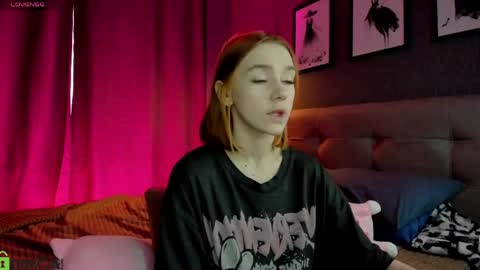 Snapshot of jessiexxiv chatting on May 13, 9:17 am Jessie online show from May 13, 9:17 am