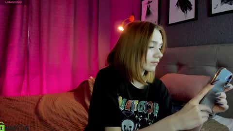 Snapshot of jessiexxiv chatting on May 19, 9:15 am Jessie online show from May 19, 9:15 am
