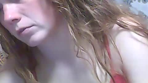 Snapshot of jessileits chatting on June 12, 8:41 pm JessiLeits online show from June 12, 8:41 pm