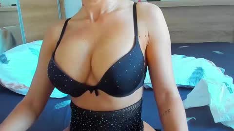 jesssica online show from January 16, 8:33 am