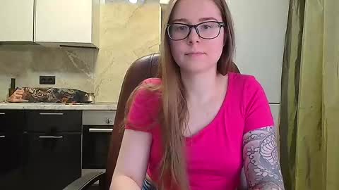 Snapshot of jessy_yng chatting on October 9, 11:41 am jessy_yng online show from October 9, 11:41 am