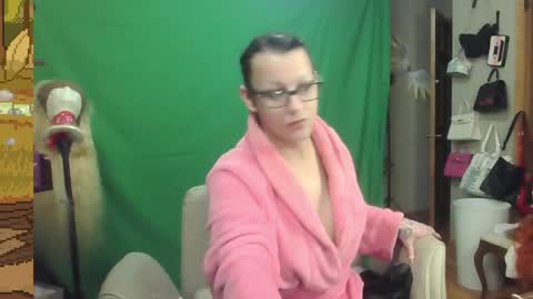 Snapshot of jessyboi0504 chatting on April 5, 10:34 am seductress Cyber Succubus online show from April 5, 10:34 am