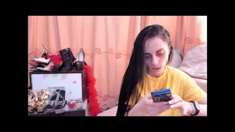Snapshot of jessylonghair chatting on June 11, 9:29 am Jessylonghair online show from June 11, 9:29 am