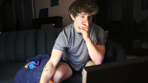 Snapshot of jessystrings chatting on April 8, 7:30 am jessystrings online show from April 8, 7:30 am