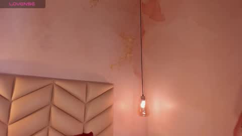 Jessica online show from September 28, 6:35 pm