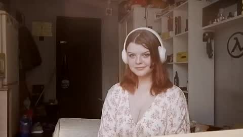 I am Gina ntmu Lets hit 10 Thumbs Up together online show from June 9, 10:38 am