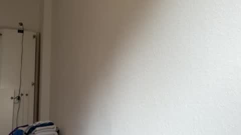 me online show from June 3, 8:39 am