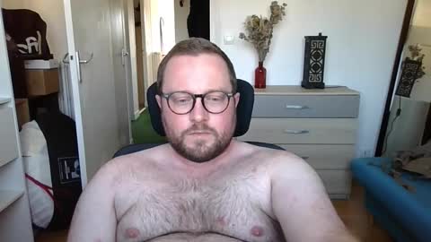 Snapshot of jeuneloup92 chatting on October 17, 3:14 pm jeuneloup92 online show from October 17, 3:14 pm