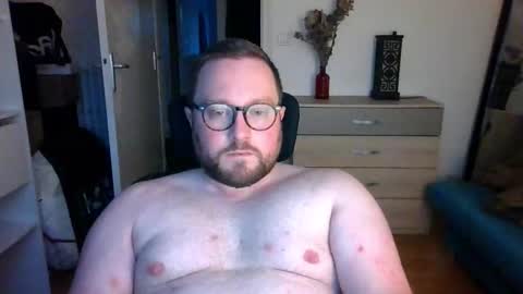 Snapshot of jeuneloup92 chatting on November 3, 5:03 pm jeuneloup92 online show from November 3, 5:03 pm