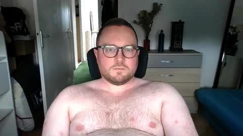 Snapshot of jeuneloup92 chatting on November 16, 11:49 am jeuneloup92 online show from November 16, 11:49 am