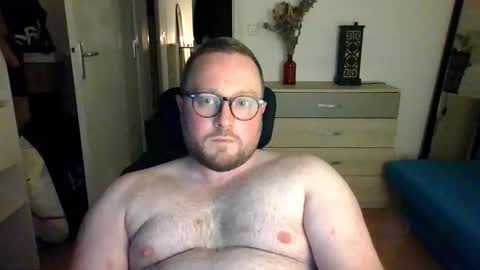 Snapshot of jeuneloup92 chatting on November 19, 5:46 pm jeuneloup92 online show from November 19, 5:46 pm