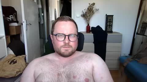 Snapshot of jeuneloup92 chatting on May 7, 4:23 pm jeuneloup92 online show from May 7, 4:23 pm