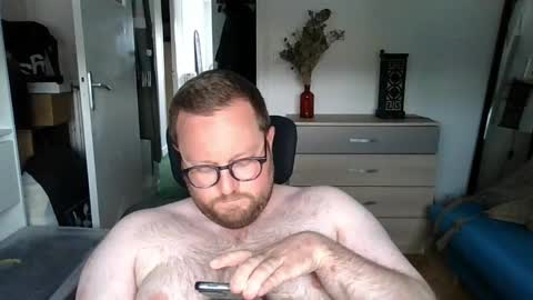 Snapshot of jeuneloup92 chatting on May 12, 4:04 pm jeuneloup92 online show from May 12, 4:04 pm