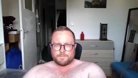 Snapshot of jeuneloup92 chatting on June 22, 5:10 pm jeuneloup92 online show from June 22, 5:10 pm