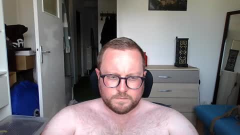 Snapshot of jeuneloup92 chatting on June 23, 3:54 pm jeuneloup92 online show from June 23, 3:54 pm