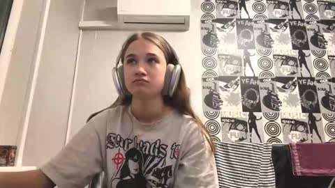 Snapshot of jewelldurham chatting on November 26, 3:24 pm Helgi online show from November 26, 3:24 pm