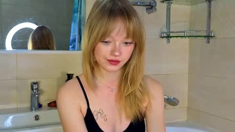 Gwen online show from February 1, 10:58 am