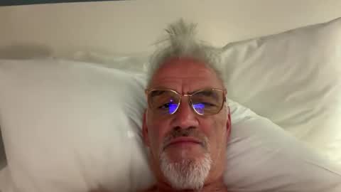 Snapshot of jewlronny chatting on April 12, 7:08 pm jewlronny online show from April 12, 7:08 pm