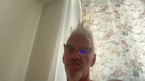 Snapshot of jewlronny chatting on June 29, 7:14 am jewlronny online show from June 29, 7:14 am