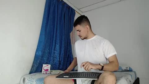 Snapshot of jeycob_happy97 chatting on September 28, 11:37 am Juan David online show from September 28, 11:37 am