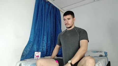 Snapshot of jeycob_happy97 chatting on October 6, 10:45 am Juan David online show from October 6, 10:45 am