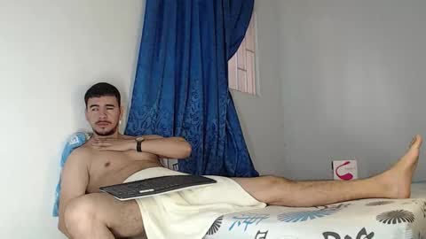 Snapshot of jeycob_happy97 chatting on October 9, 12:25 pm Juan David online show from October 9, 12:25 pm