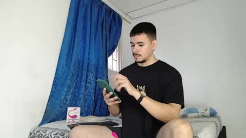 Snapshot of jeycob_happy97 chatting on October 16, 11:33 am Juan David online show from October 16, 11:33 am