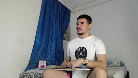 Snapshot of jeycob_happy97 chatting on October 22, 12:44 am Juan David online show from October 22, 12:44 am