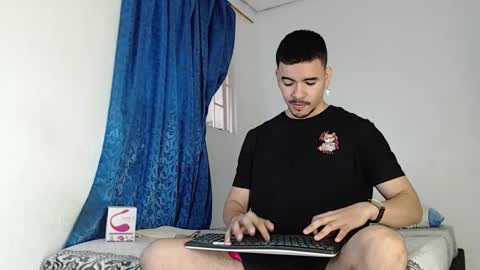 Snapshot of jeycob_happy97 chatting on October 24, 11:17 am Juan David online show from October 24, 11:17 am