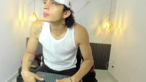 Snapshot of jeyteylor chatting on April 13, 12:54 pm jeyteylor online show from April 13, 12:54 pm