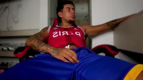 Snapshot of jeyzd25 chatting on February 16, 2:18 am Onlyfans Twitter online show from February 16, 2:18 am