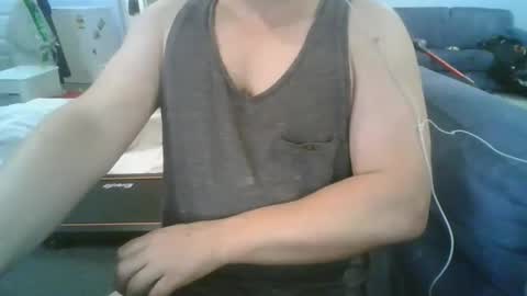 Snapshot of jezz045 chatting on May 5, 12:24 pm jezz045 online show from May 5, 12:24 pm