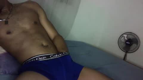 Snapshot of jg1105 chatting on January 25, 4:34 am jg1105 online show from January 25, 4:34 am