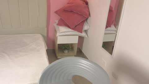 Snapshot of jhan_vassilis chatting on March 21, 12:21 pm Jhan online show from March 21, 12:21 pm