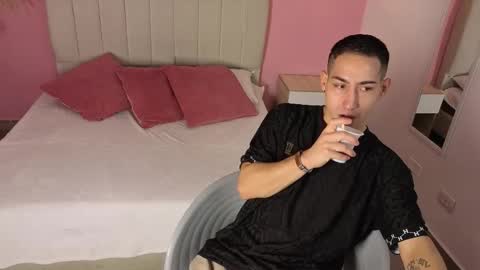 Snapshot of jhan_vassilis chatting on March 24, 2:11 pm Jhan online show from March 24, 2:11 pm