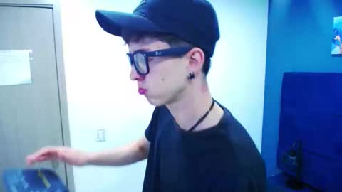 Jheampiero online show from September 23, 1:58 pm